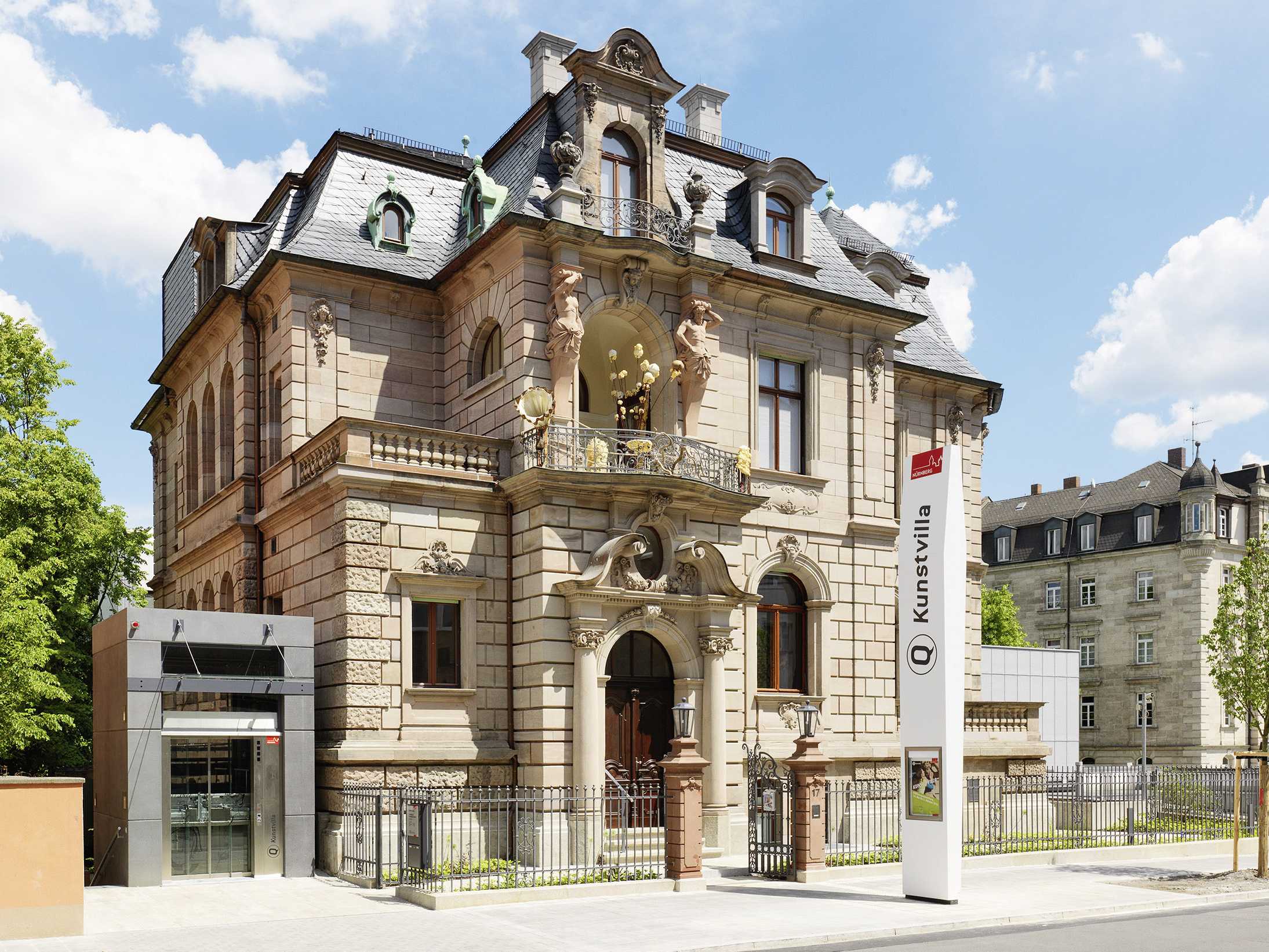 Außenansicht der Kunstvilla | Fotoaufnahme von Annette Kradisch Außenansicht der Kunstvilla | Fotoaufnahme von Annette Kradisch