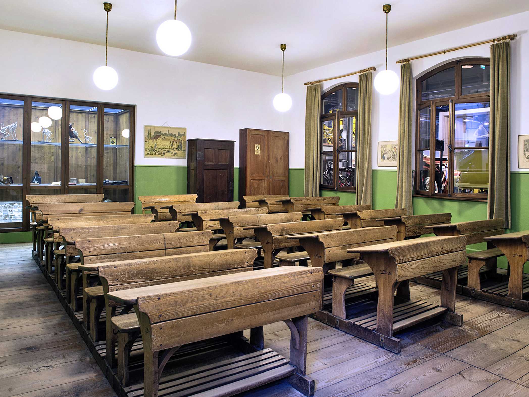 Klassenzimmer im Schulmuseum | Fotoaufnahme von Rudi Ott Klassenzimmer im Schulmuseum | Fotoaufnahme von Rudi Ott