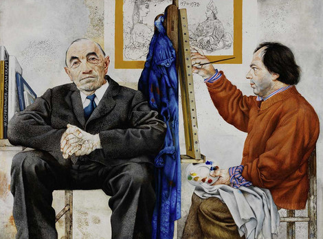 Michael Mathias Prechtl: Dr. Schwemmer wird gemalt, 1972/73, © Kunstvilla; Fotoaufnahme von Annette Kradisch. Die Abbildung zeigt das Gemälde "Dr. Schwemmer wird gemalt". Michael Mathias Prechtl hat es 1972/73 geschaffen. Zwei Personen sitzen nebeneinander in einem Innenraum. Links trägt eine Person einen dunklen Anzug mit Krawatte und hat die Hände gefaltet. Rechts sitzt eine Person in einem orangefarbenen Pullover und hält eine Malpalette sowie einen Pinsel in der Hand. Zwischen den beiden steht eine Staffelei mit einem blauen Tuch darüber. Im Hintergrund hängen zwei gerahmte Zeichnungen an der Wand. Auf einem Regal links stehen Bücher und ein Geodreieck. Die Fotoaufnahme stammt von Annette Kradisch.